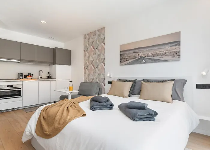 Готель La Vega De Ciudad Jardin 2*